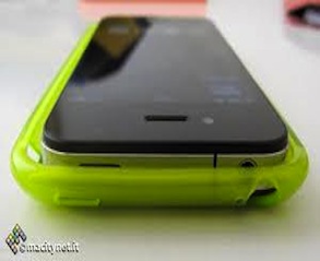 iPhone 5 cases suggest 4" screen!
